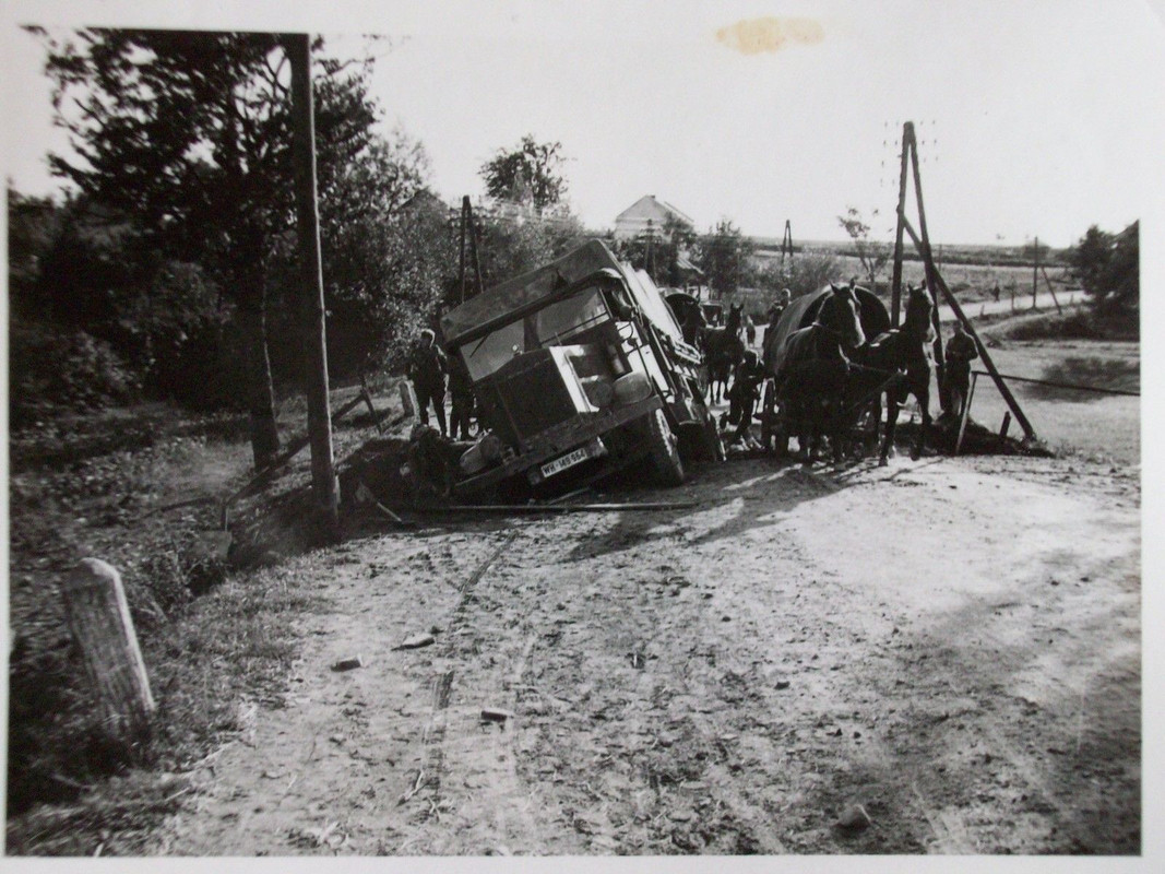 eingesackter LKW nach französischer Tieffliegera