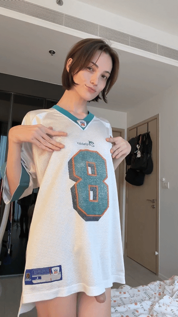 attractivebigemperorpenguin(1).gif