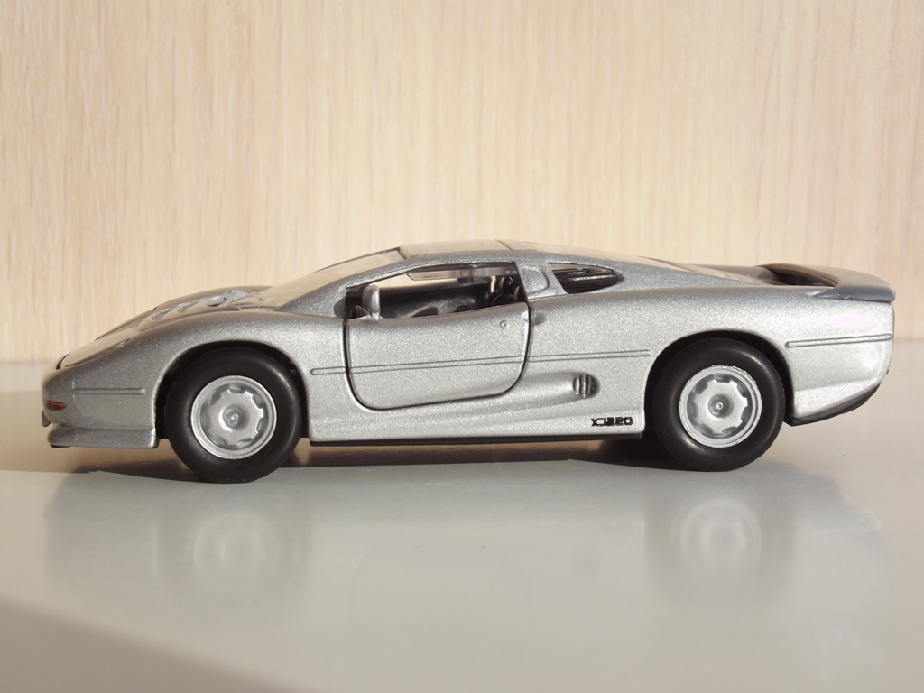 Купить Модель Ягуар Xj220 Масштаб 1 18
