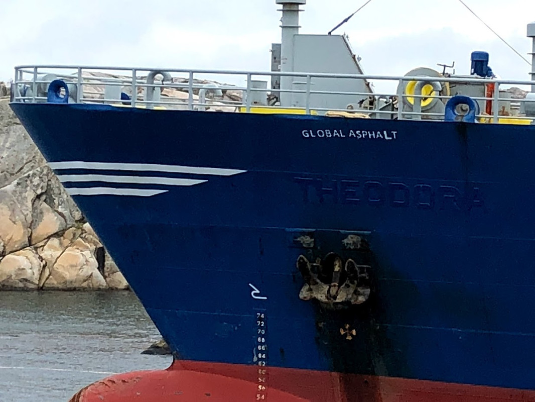 Z Theodora als Global Asphalt vertrek Ronnang 24082018 (2)