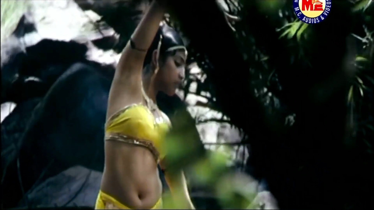 Haripriya - Hot Navel Show - Malayalam album song.mkv_snapshot_01.13.975