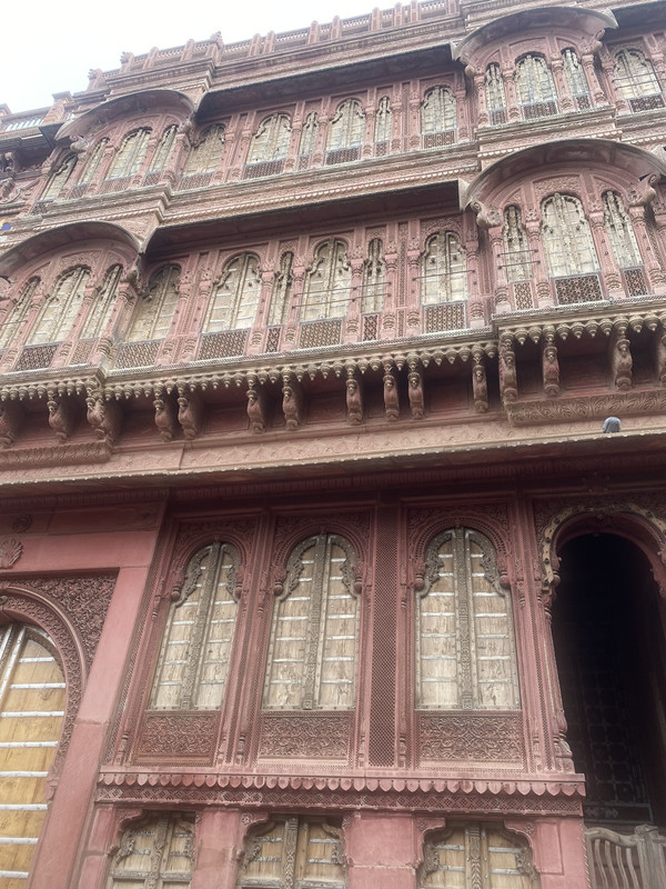 India: Un viaje esperado después de la pandemia - Blogs de India - Etapa 2 - De Mandawa a Bikaner: Templo de las ratas y multitud. (5)