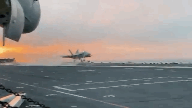 63CBDD23-B5A3-4A14-B4DD-D08C241F35FF.gif