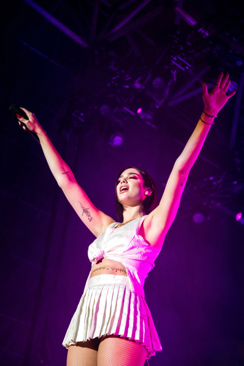 Dua Lipa Upskirt – Performs at Echo Beach in Toronto | UpskirtSTARS