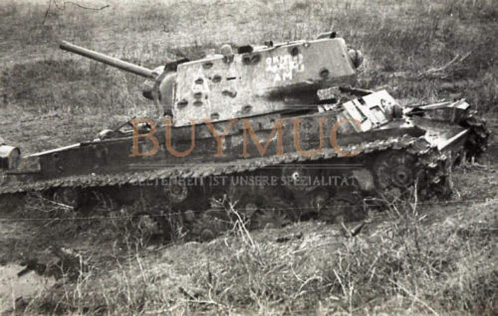 Zerstörer russischer Panzer beschriftet