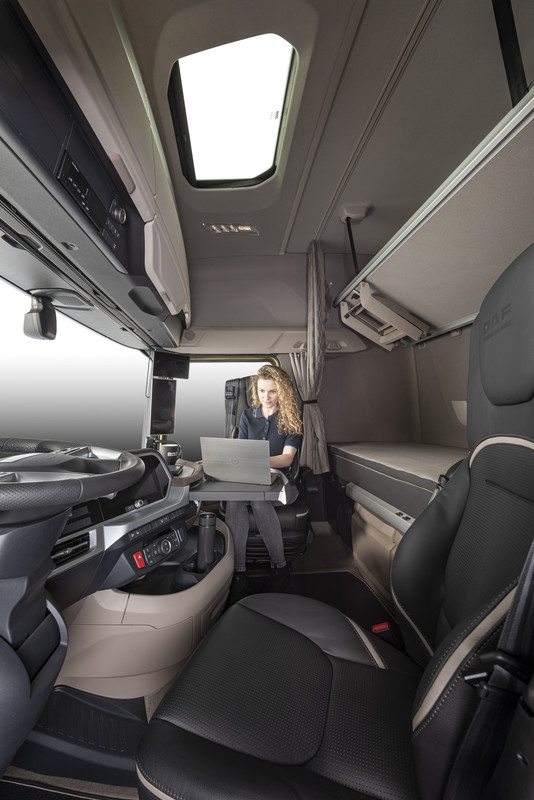 Optional-sw-ivel-passenger-chairs-in-New-Generation-DAF-trucks.jpg