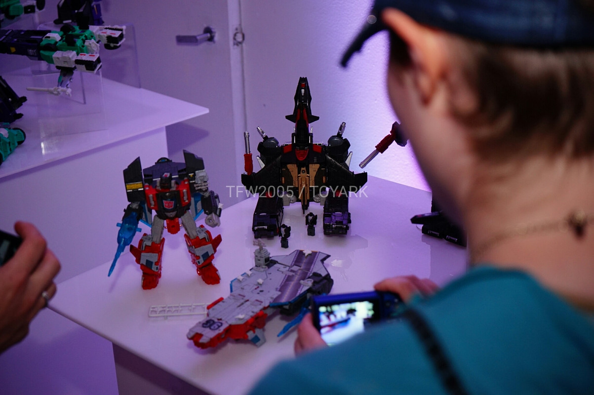 NYCC2016-Titans-Return-001