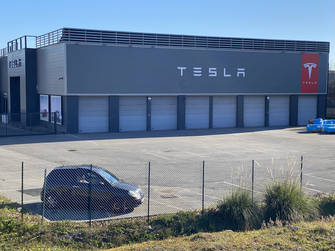 2DEE5681-9F60-4CB0-A620-03BF7861D32D