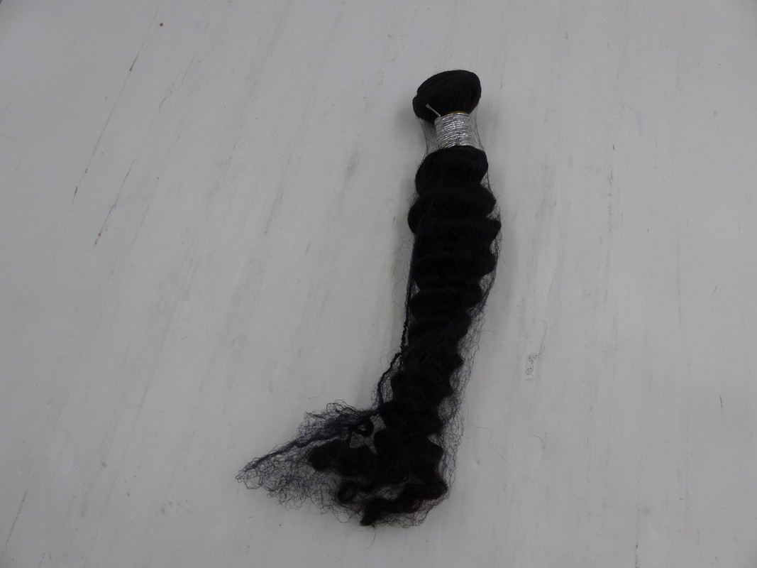 WOMENS 20" BLACK WAVY HAIR EXTENSION WEFT