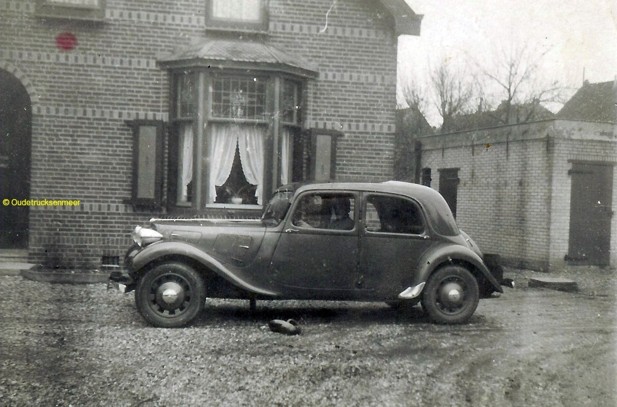 2016-02-25-Citroen-Traction-Avant-van-J.M.van-Re