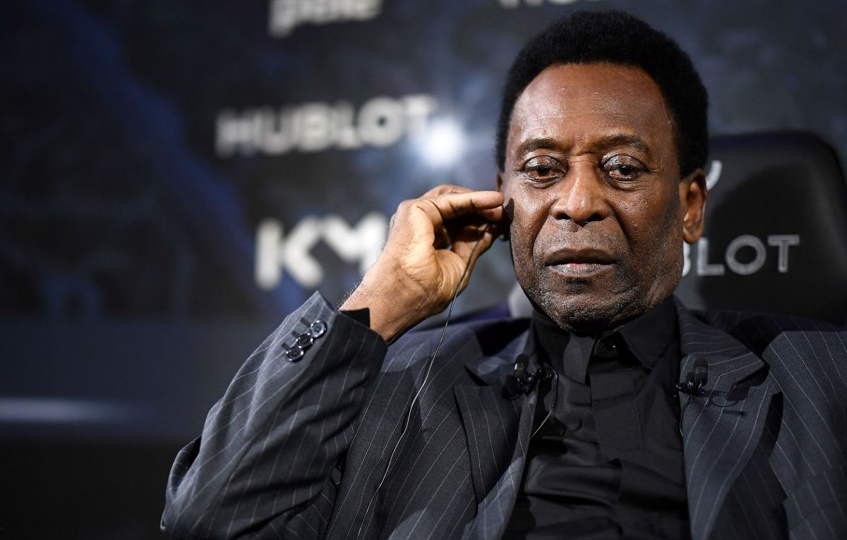 Pelé reaparece y desmiente rumores sobre su estado de salud
