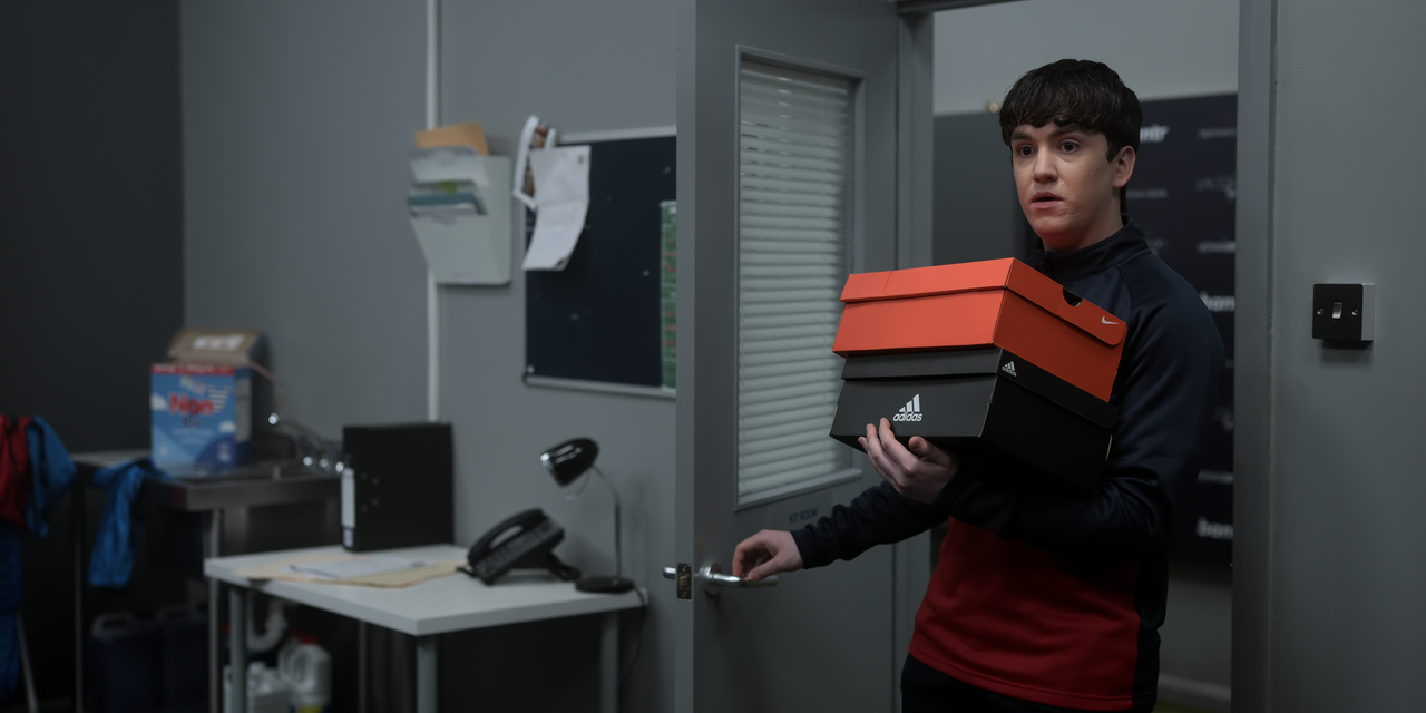 Ted.Lasso.S02E07.Headspace.2160p.10bit.ATVP.WEB-DL.DDP5.1.HEVC-Vyndros.mkv_snapshot_18.42_[2022.01.3