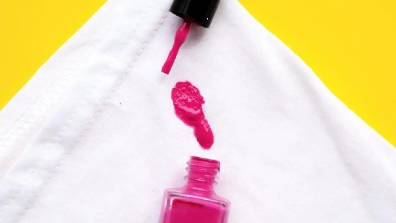 ¿Tu ropa se manchó con esmalte de uñas? Soluciona este problema con 2 trucos