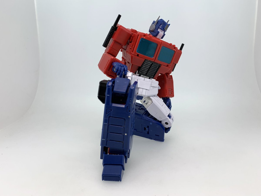 Takara-Tomy-MP-44-Optimus-Prime-Test-Shot-02