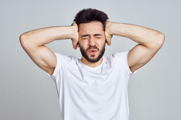 Migräne Ursachen und Zusammenhang mit Hörproblemen