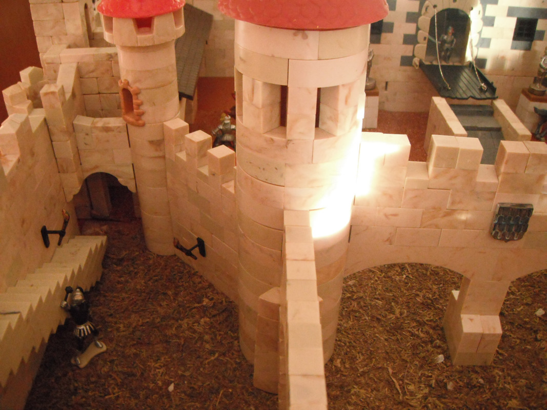 El Castillo de las Dos Puertas - Arcada en el Pa