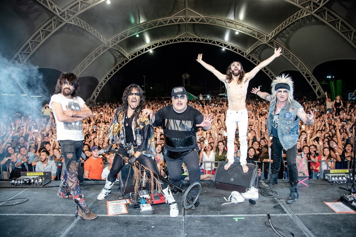 Encuentran camión robado de Moderatto en Puebla, confirma fiscalía