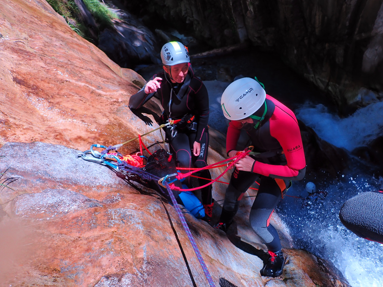 Stage perfectionnement à la carte en canyoning