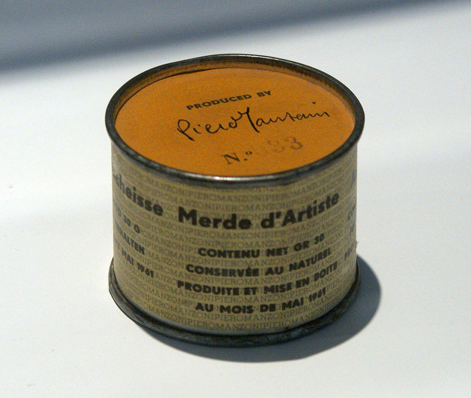 Piero_Manzoni_-_Merda_D'artista_(1961)_-_panoramio