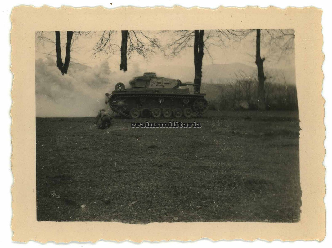 Orig. Foto Panzer III Tank bei Grenadier Nahkampf Übung - Einnebeln & Überrollen(3)
