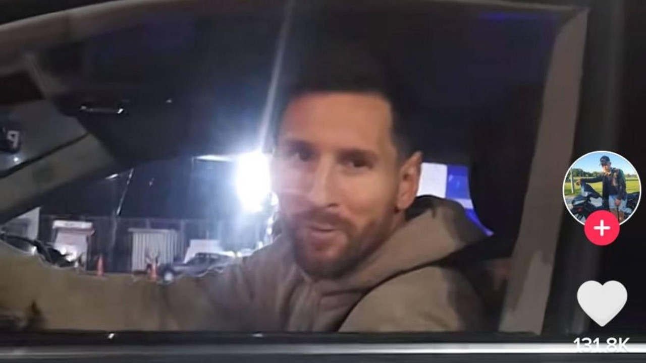 Messi sorprende a un aficionado que le pidió un saludo