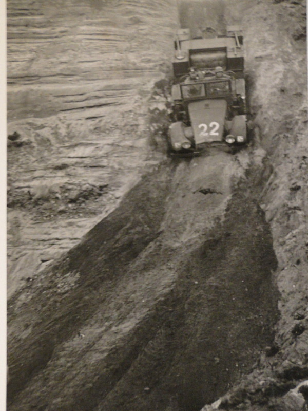 Fotografie Foto Fahrzeug im Gelände Wehrmacht 2.