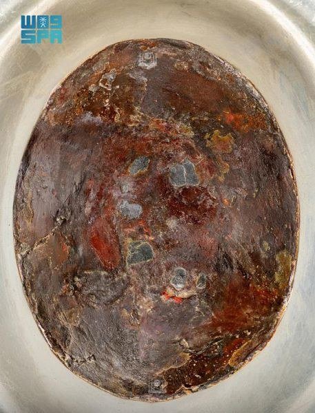 Otoritas Saudi merilis foto-foto baru yang menawarkan pemandangan Hajar Aswad dari dekat yang belum pernah dilihat sebelumnya di Ka'bah di Mekkah.