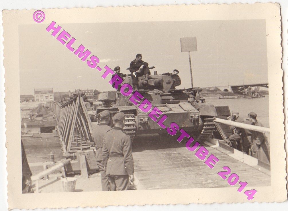Panzer,Tank,StuG beim überqueren einer Brücke,Pa