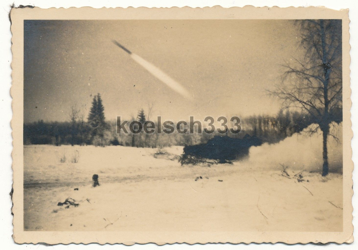 Schützenpanzer mit Wurfrahmen 40 schießt Rakete