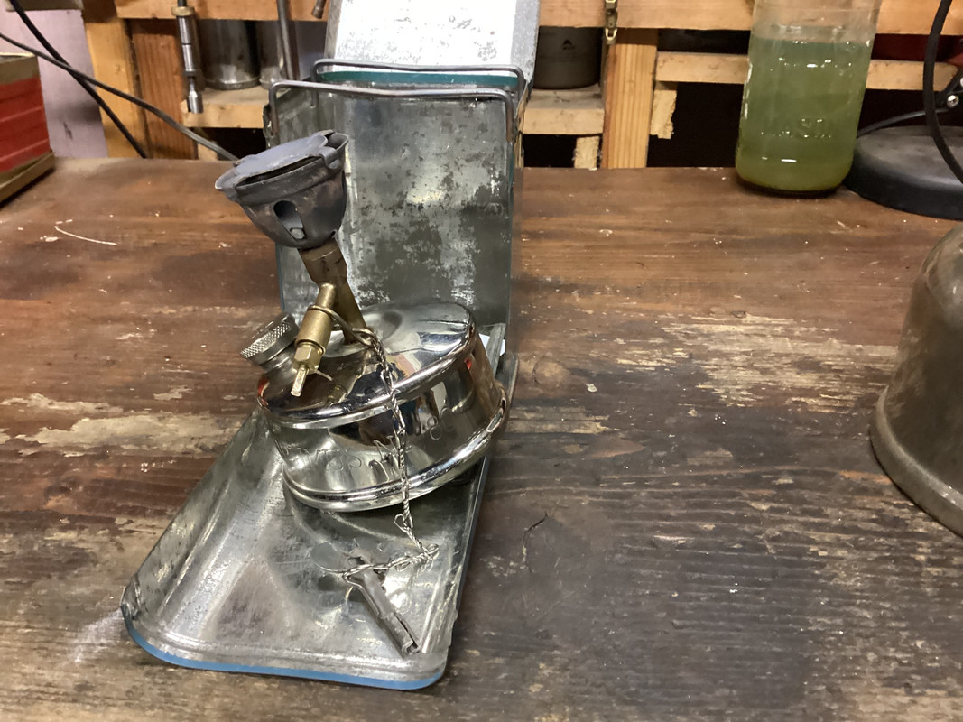 FCA1B042-422C-4F7B-9BF4-32BF773F5AB0