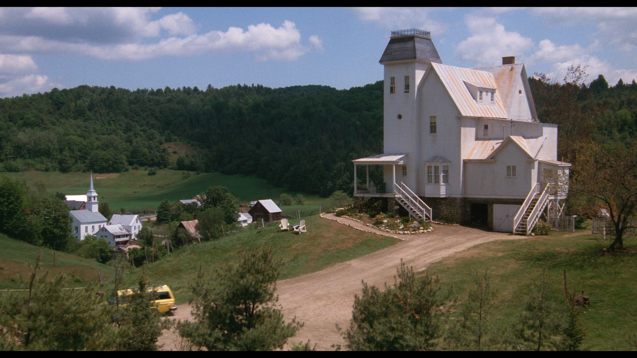 Beetlejuice.1988.2160p.UHD.BDRemux.TrueHD.Atmos.HDR.DoVi.Hybrid.P8.by.DVT.mkv_snapshot_00.06.06_[202