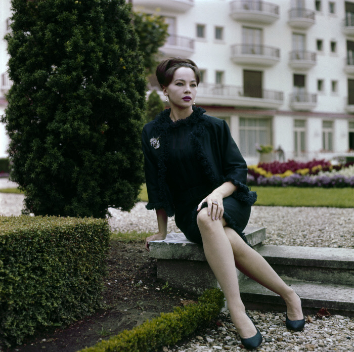 leslie_caron_mc59