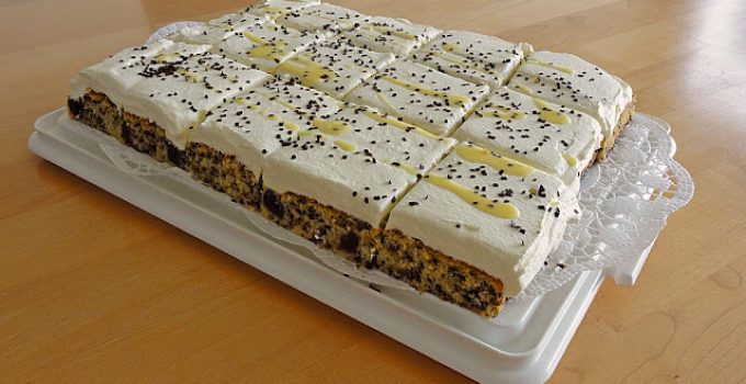 Kirsch – Eierlikör – Blechkuchen mit Schmand – Sahne Kirsch – Eierlikör – Blechkuchen mit Schmand – Sahne