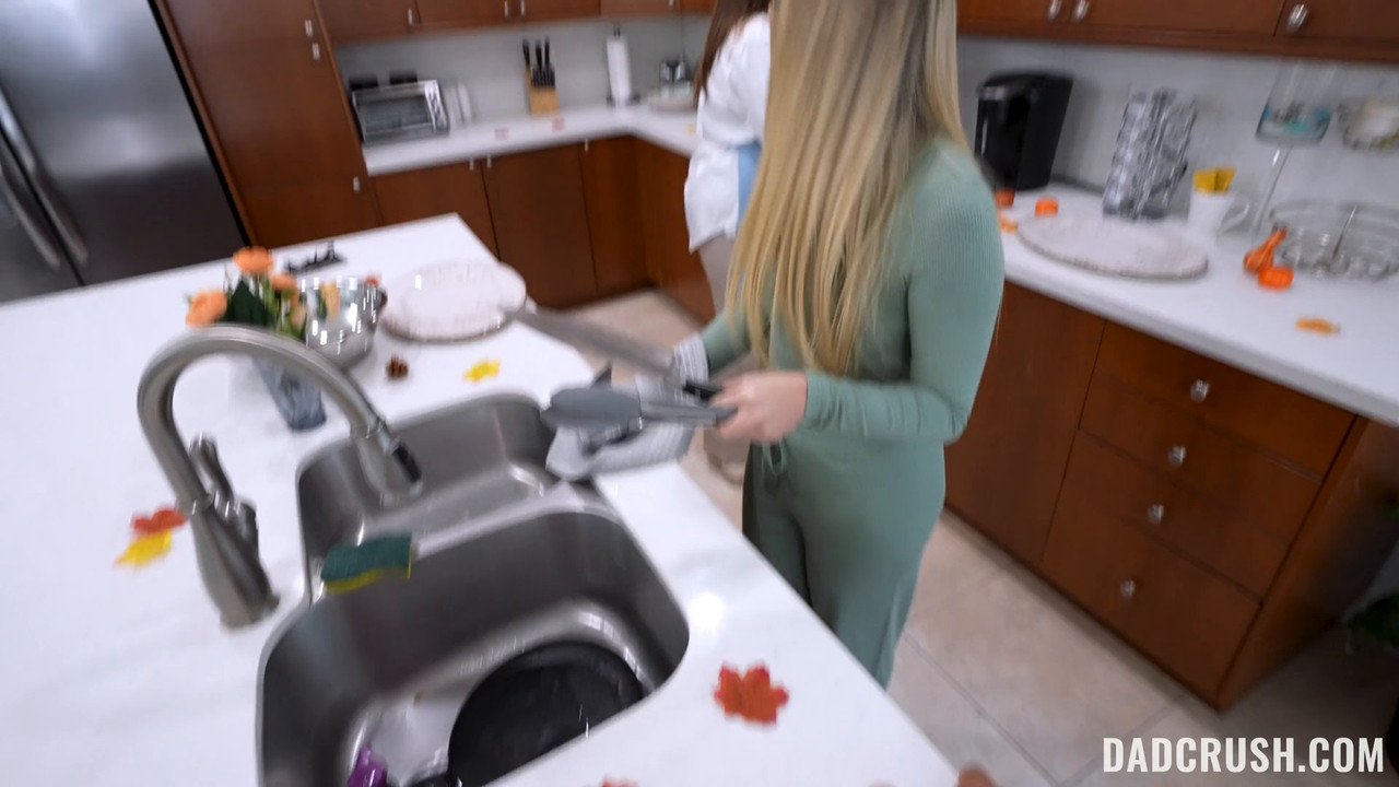 Khloe Kapri I Know I Shouldn’t Creampie My Stepdaughter’s Ass… DADCRUSH