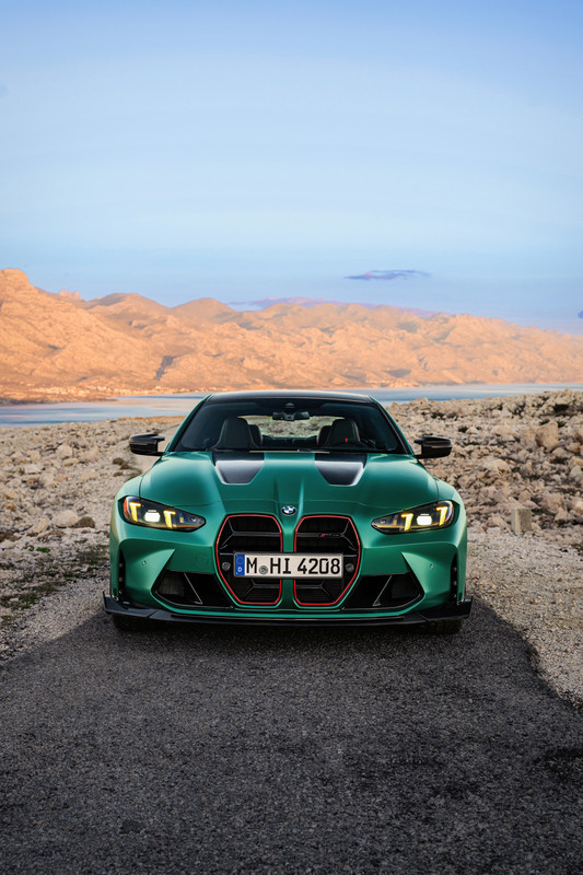 P90548619_highRes_the-all-new-bmw-m4-c