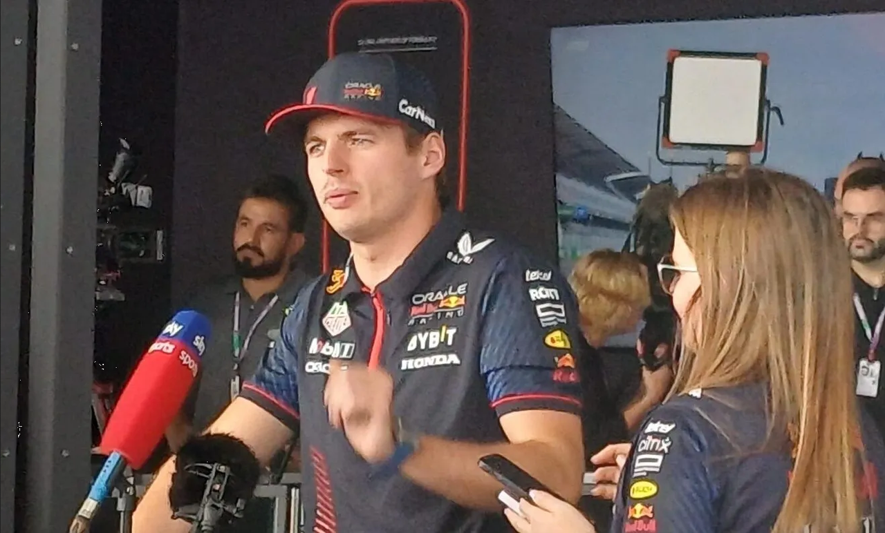 Verstappen sella su futuro con Red Bull: 