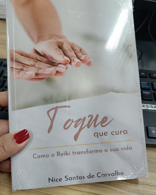 Livro escrito pela enfermeira Nice Carvalho