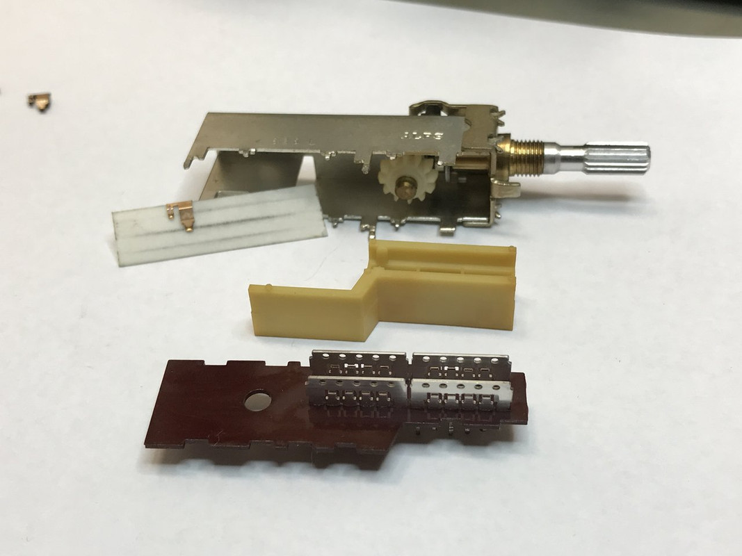 CB05AB80-C6E6-4EB6-85BF-E174B15D54B9