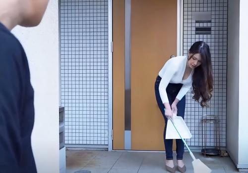 Mới sáng nhìn chị hàng xóm dáng ngon không nhịn được