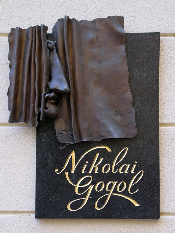 Baden-Baden-Gogol-am-Rathaus-02-2020-gje