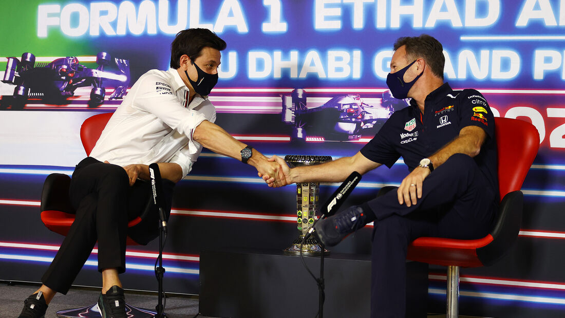 Toto-Wolff-Christian-Horner-Formel-1-GP-Abu-Dhabi-10-Dezember-2021-169Gallery-e4d3cb5f-1858919