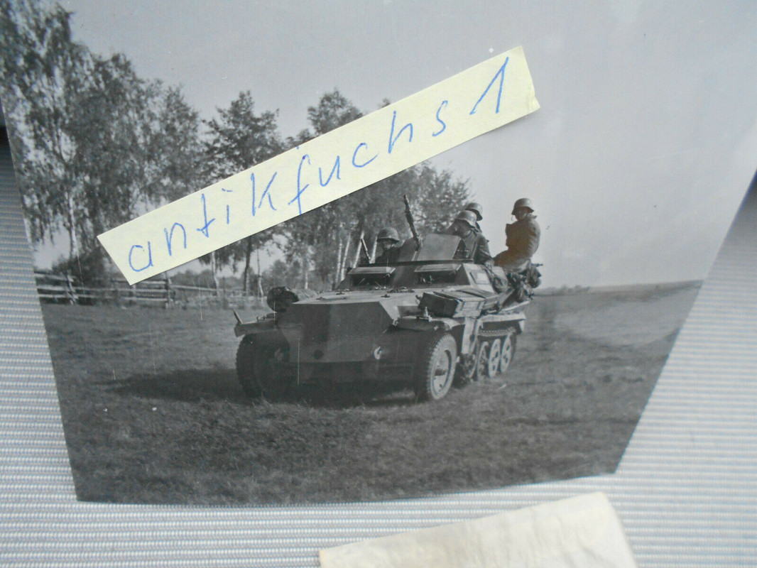 Front-Schützen-Panzer_SPW mit Besatzung im Kurland-Kessel 1944_2