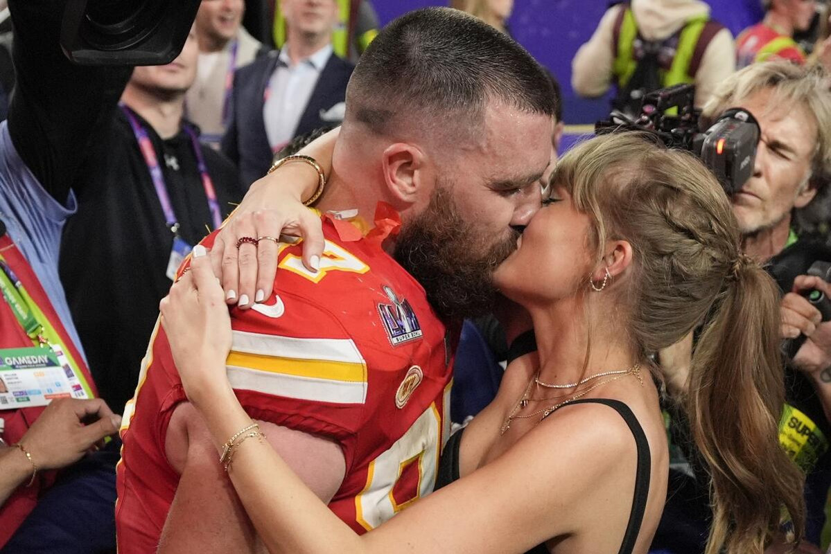Travis Kelce and Taylor Swift Engaged