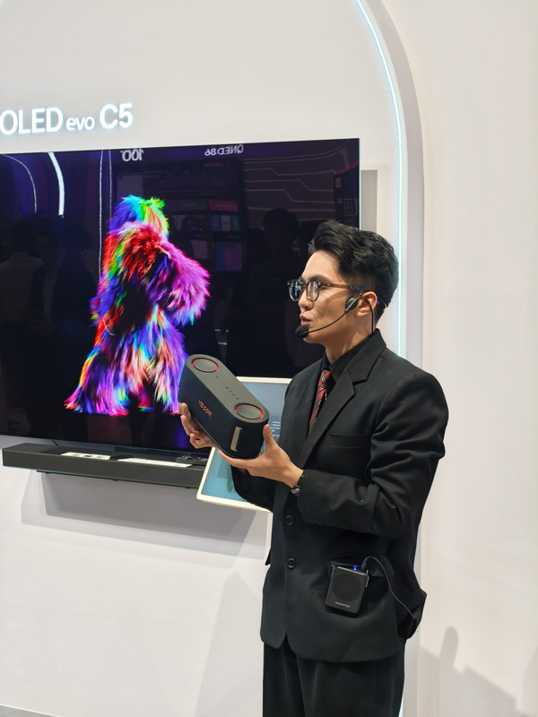 LG-TV-AI-EVO-OLED-QNED-4-K-8-K-Media-LAB-36-of-57.jpg