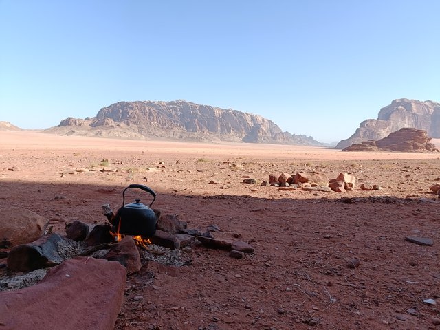 https://i.postimg.cc/XJftH95H/Wadi-Rum-106.jpg