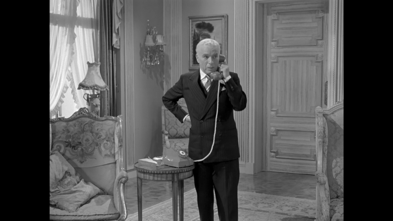 A.King.in.New.York.1957.BDRemux.1080p.mkv_snapshot_00.16.48.089