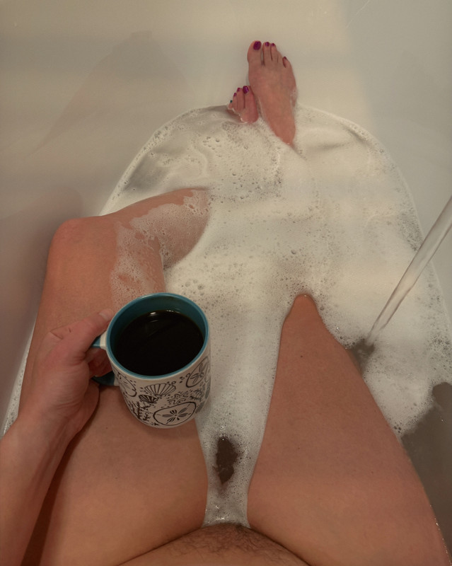 B64C32E2 4E2E 434C AD01 60BFDE60DD79