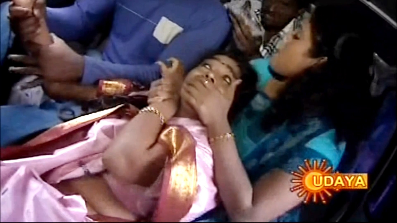 Actress Rathi Moelsting Scenes and Open Navel Scene mp4 snapshot 00 17 526