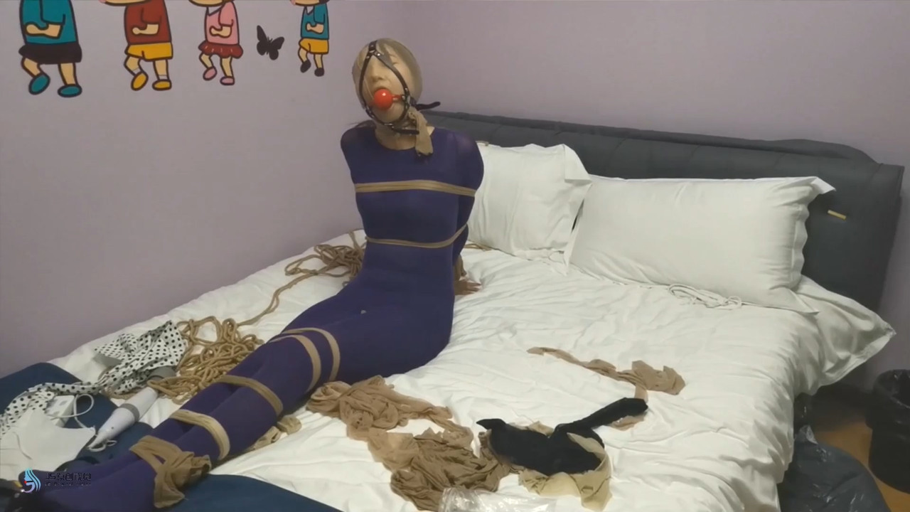 JS原创 妙彤 紫色丝袜连体衣.mp4_20220106_185322.359