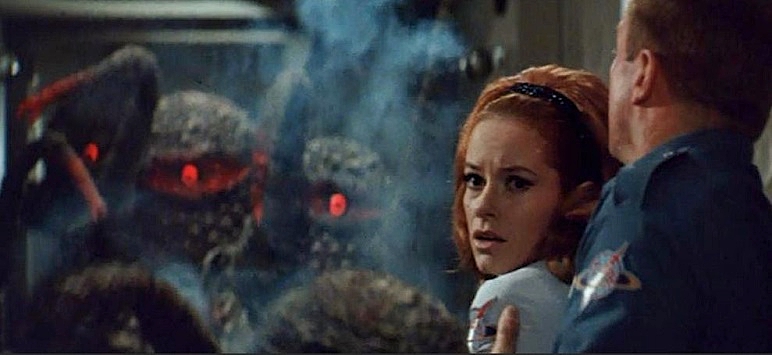 LUCIANNA-PALUZZI-GREEN-SLIME-1-FOTOR.jpg
